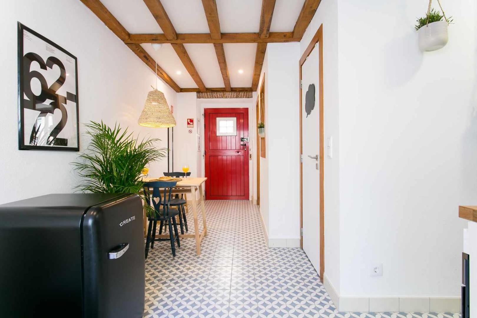Trendy Lisbon Home With Terrace Lx Factory Bilik gambar